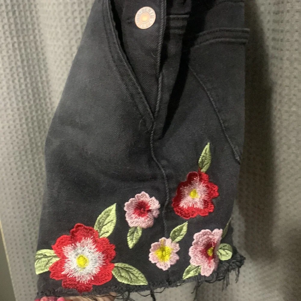 Love Tree,  Black Denim Overalls, Super Cute! Size L